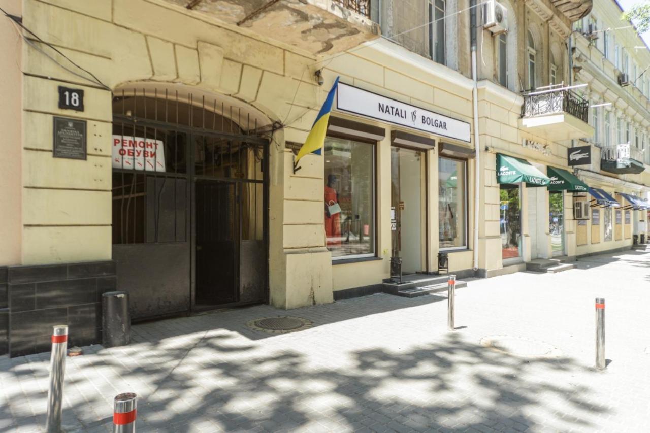 Comfortable Apartment In The Very Center Of Odesa Exterior foto